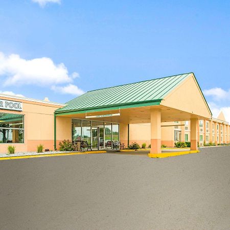Travelodge By Wyndham Lincoln Airport I-80 Exterior foto