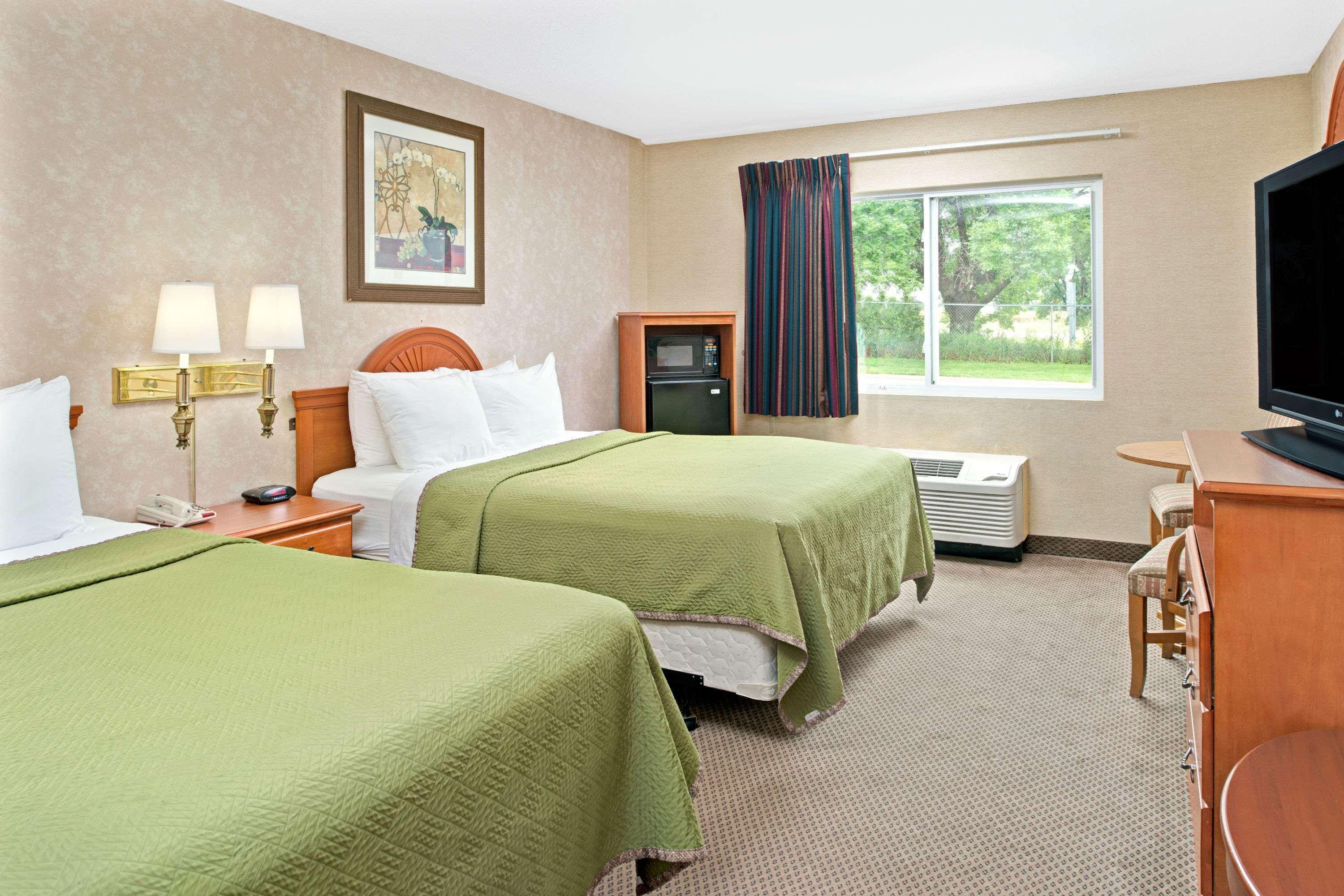 Travelodge By Wyndham Lincoln Airport I-80 Exterior foto